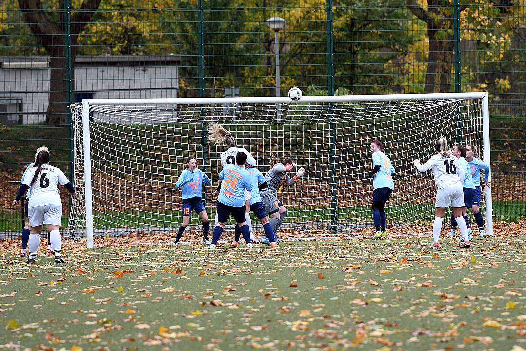 26.10.2025 - 15:32:09 - SC Buschhausen : Sterkrade 06/07 - 0:2