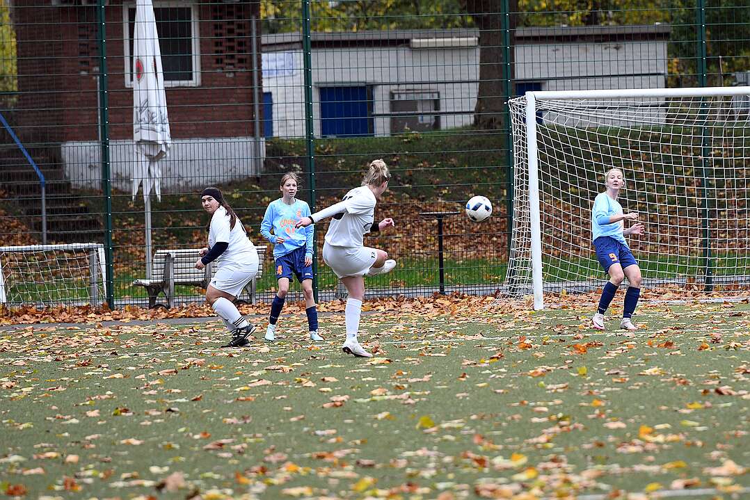 26.10.2025 - 15:32:14 - SC Buschhausen : Sterkrade 06/07 - 0:2