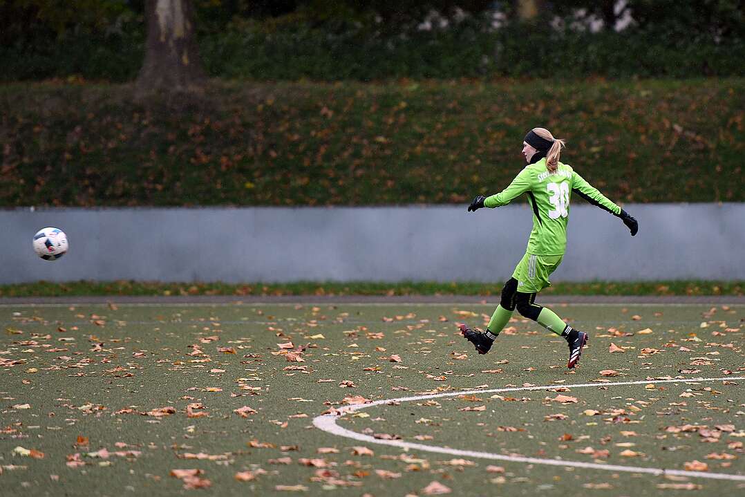 26.10.2025 - 15:39:40 - SC Buschhausen : Sterkrade 06/07 - 0:2