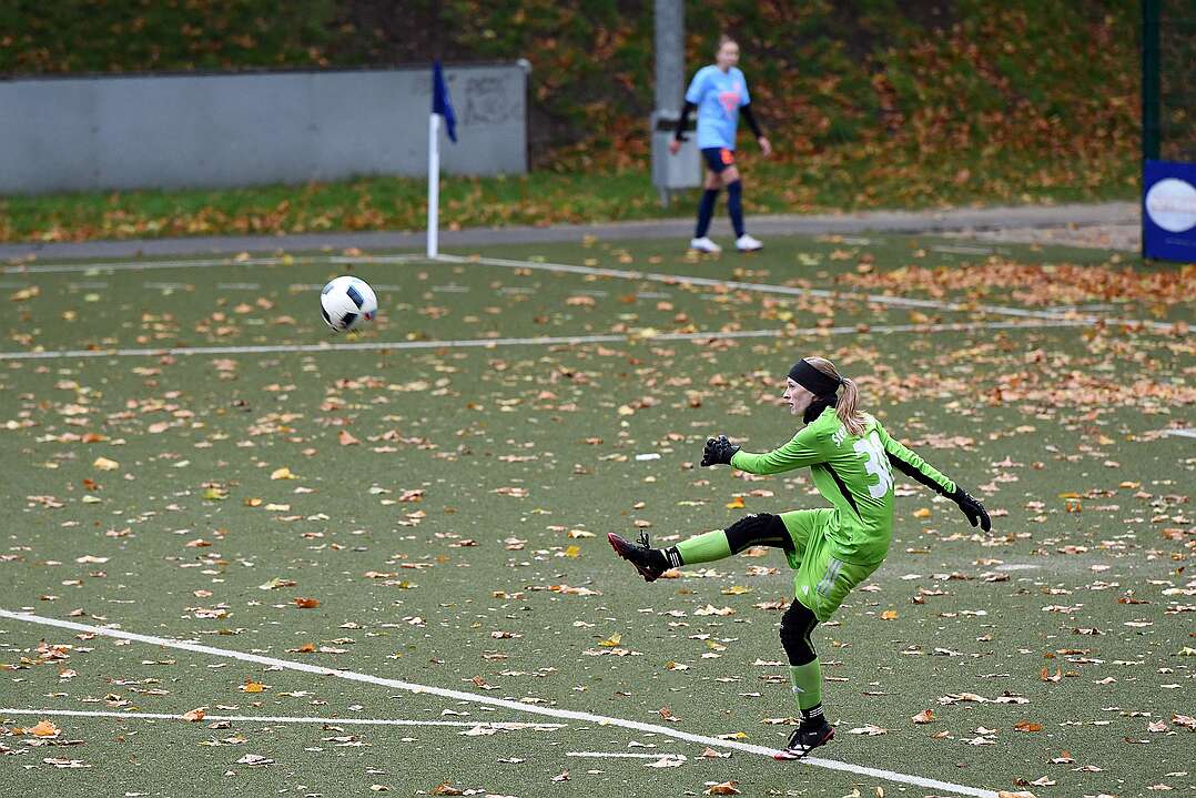 26.10.2025 - 15:56:40 - SC Buschhausen : Sterkrade 06/07 - 0:2