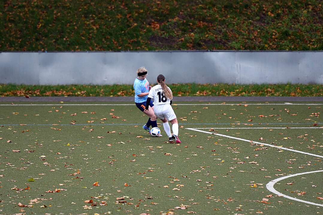 26.10.2025 - 16:01:25 - SC Buschhausen : Sterkrade 06/07 - 0:2